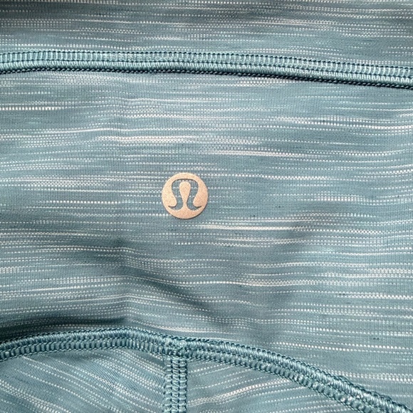 Lululemon High Rise Leggins with Pockets - Picture 4 of 4